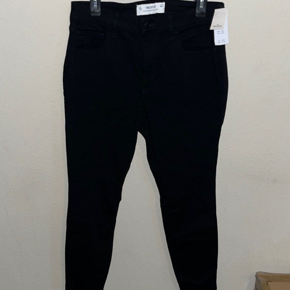 Hollister Women's Classic Black Ankle Jeans